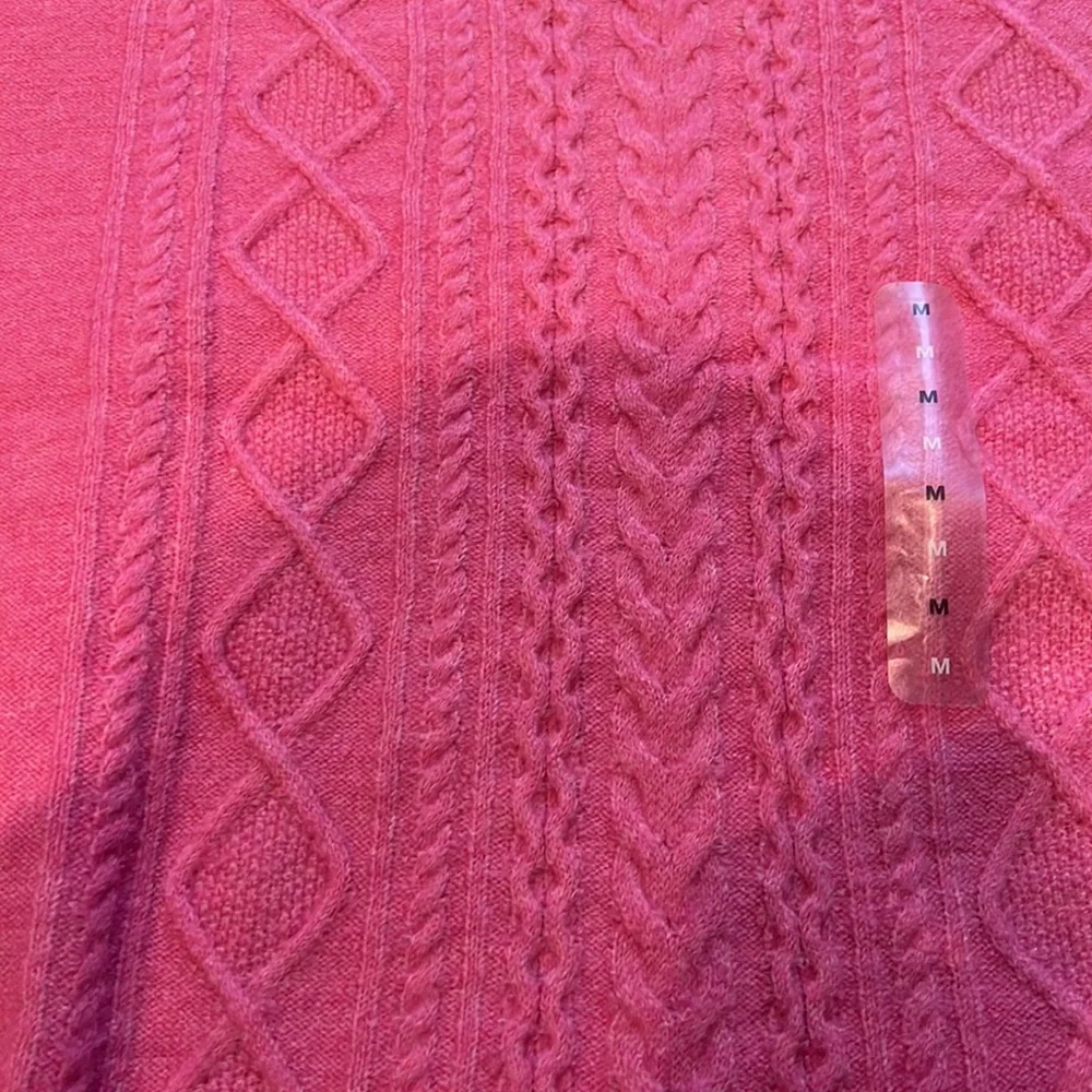 ⚡️NWT⚡️Gap Sweater - Picture 4 of 6